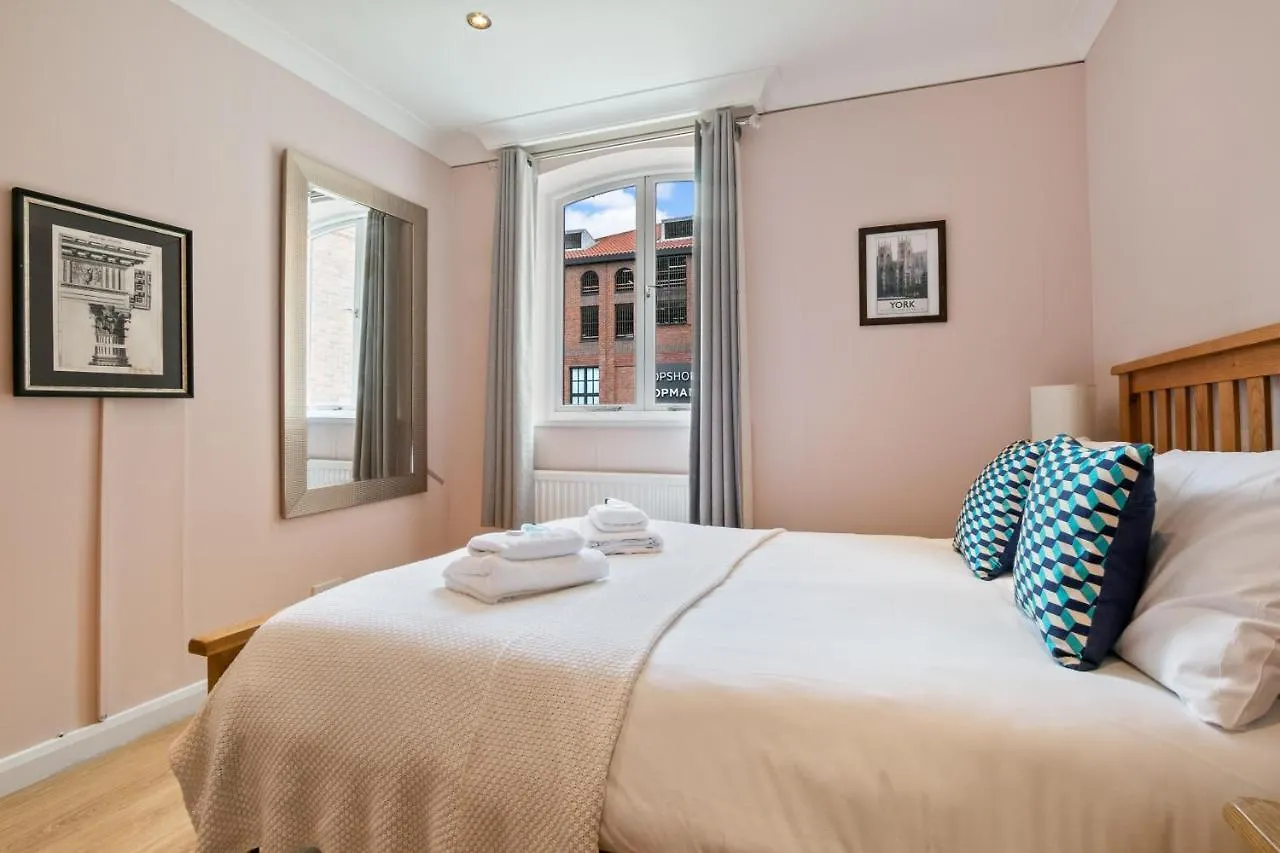 Lovely Apartment In Central York - Pass The Keys